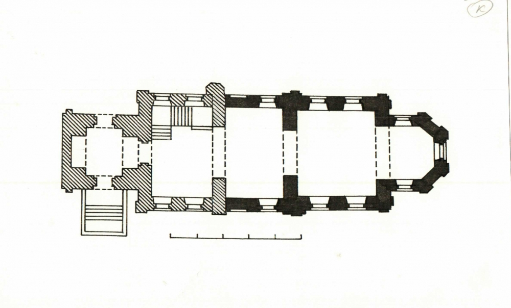 План первого этажа Преображенской церкви. Штрихом показаны пристроенные в XIX веке части храма